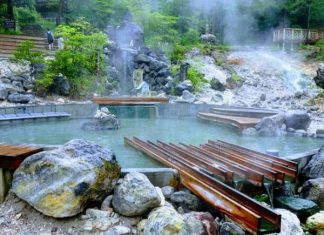 Du lịch Nhật Bản để tắm suối nước nóng Onsen